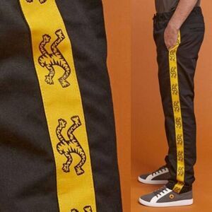 Forever 21 Men's Airwalk Logo Trim Pants Black‎